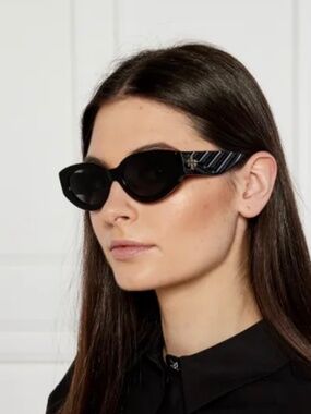 Tory Burch Kira Black Cat Eye Sunglasses w/ Case & Cloth